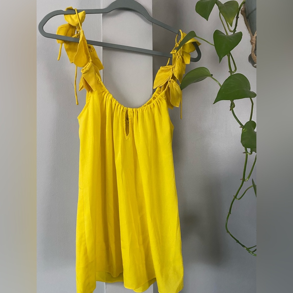 Reiss XS yellow 100% silk blouse. EUC.